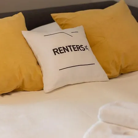 Pet-friendly Kokoryczki By Renters Lägenhet